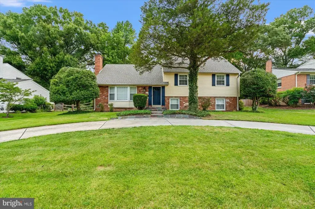 8403 W Boulevard Dr, ALEXANDRIA