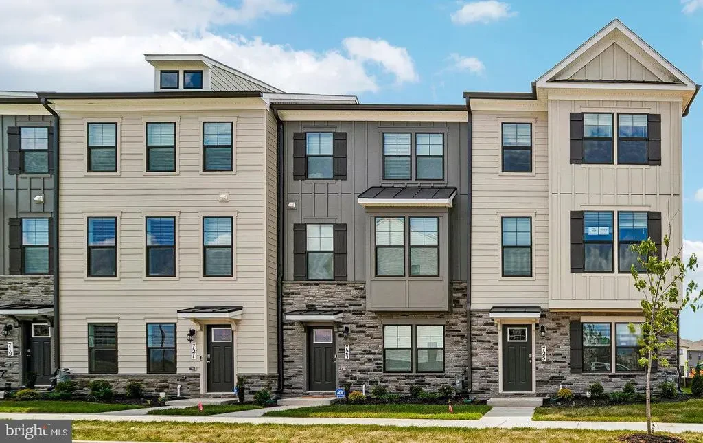 241 Monroe Ave, FREDERICK