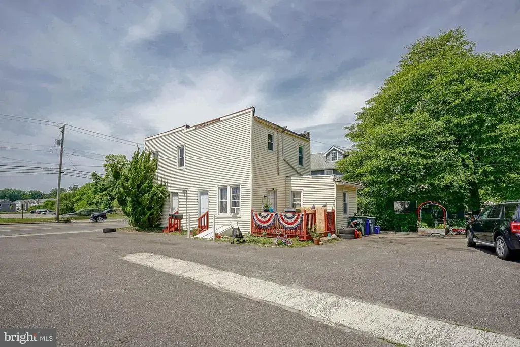 231 White Horse Pike, CLEMENTON