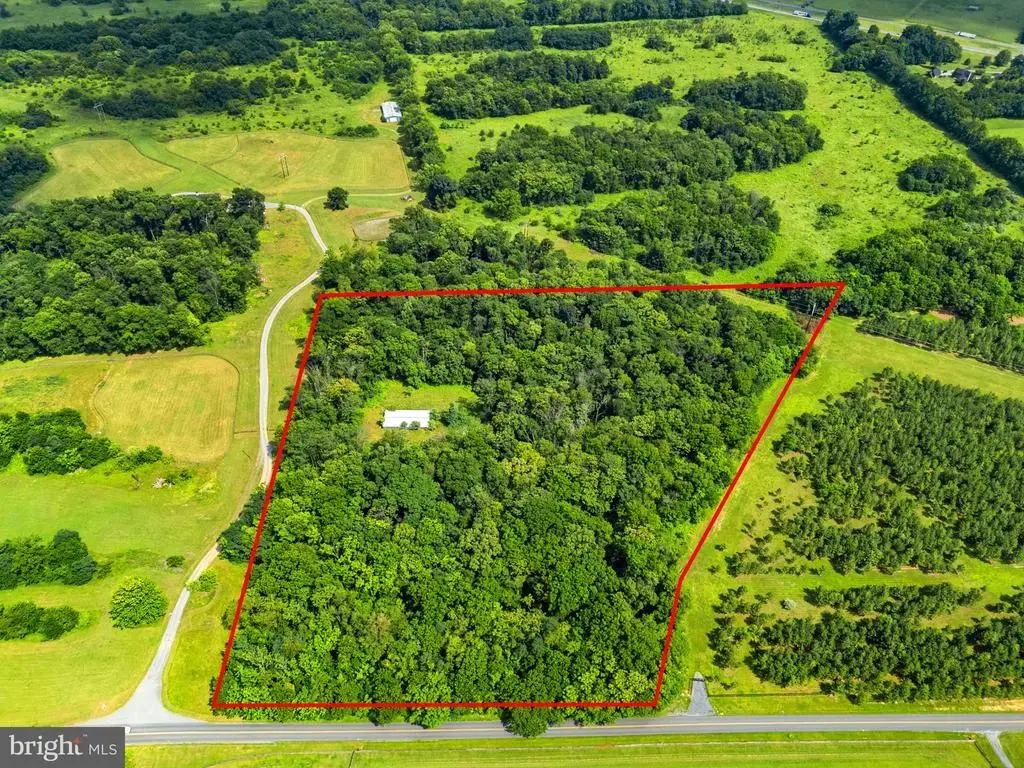 860 Summit Point Rd, BERRYVILLE