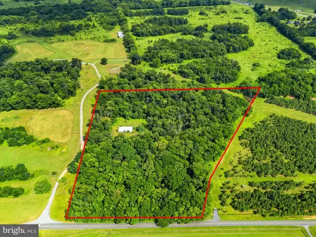 860 Summit Point Rd, Berryville