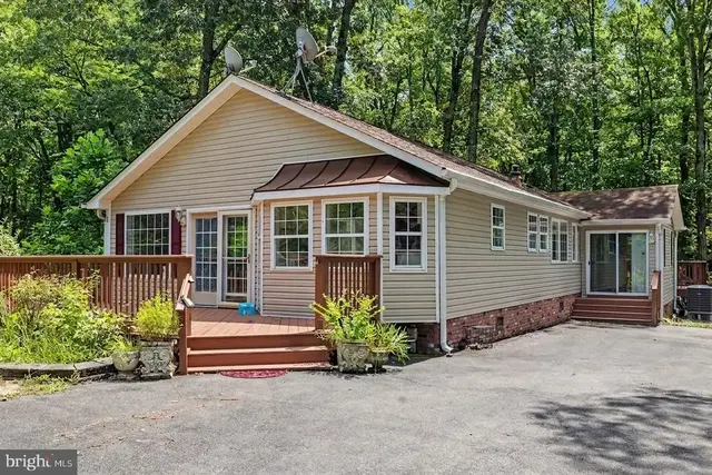 4693 Turkey Acres Rd, King George