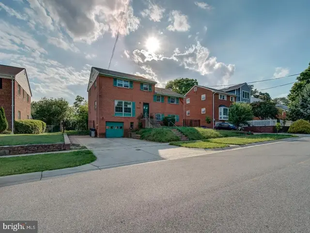9842 Belhaven Rd, Bethesda