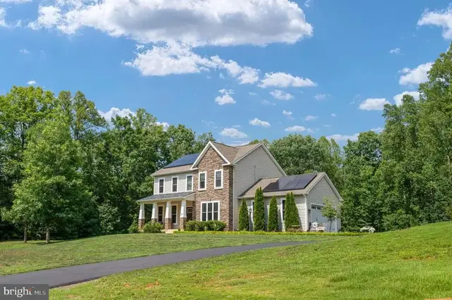 40 Boxwood Dr, Fredericksburg
