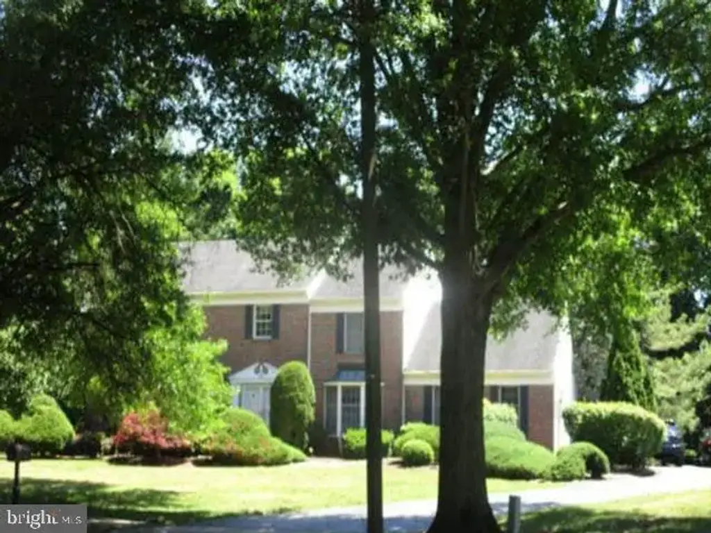 3 Gates Ct, WEST WINDSOR
