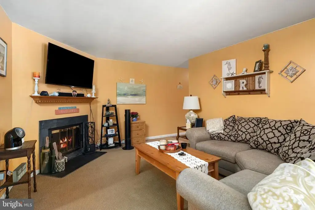 413 Wood Mill Dr, EAST WINDSOR