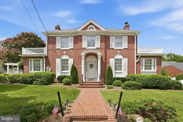 1907 Rookwood Rd, Silver Spring