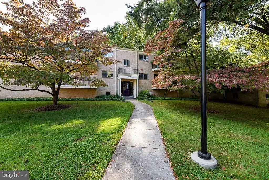 10648 Montrose Ave #102, BETHESDA