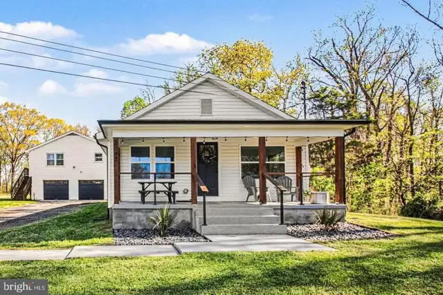 2143 Chapel Way, King George