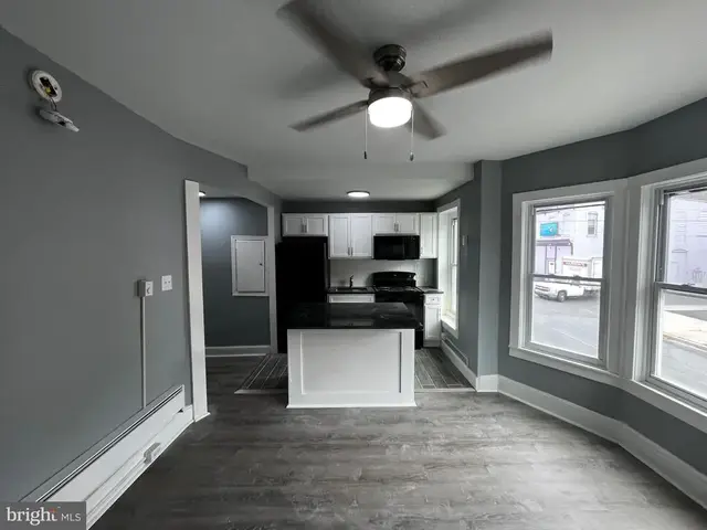 919 Buttonwood St, Reading