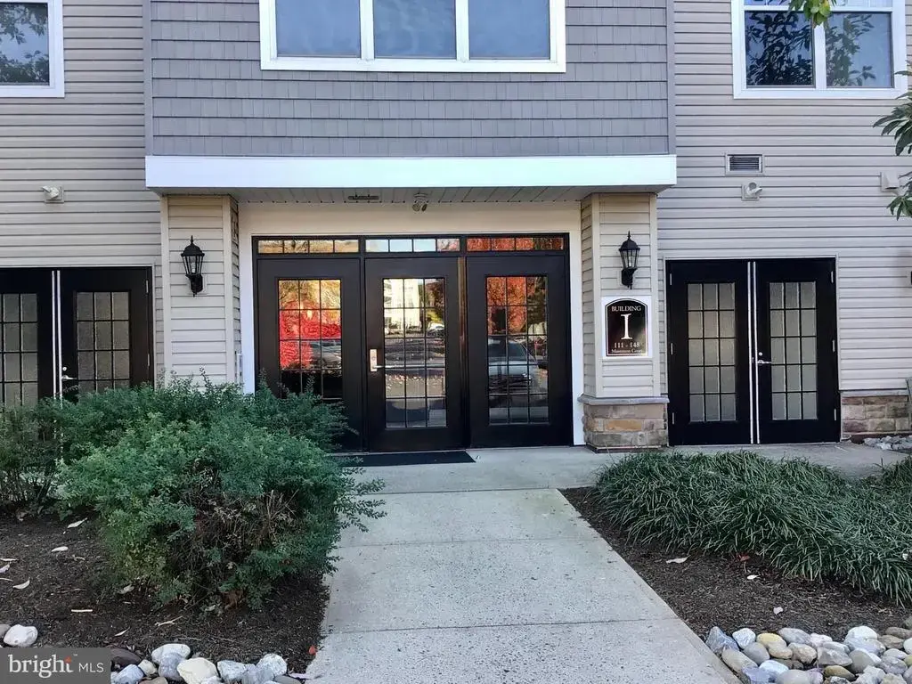 118 Masterson Ct, EWING