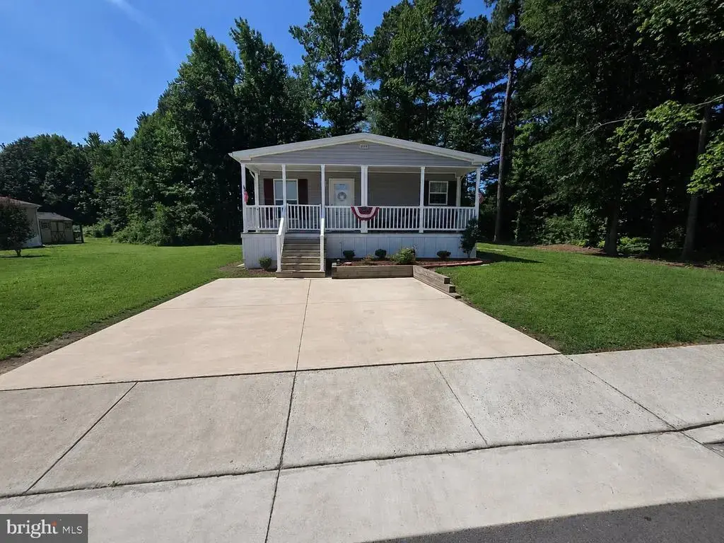 2613 Rebecca Ln, CAMBRIDGE