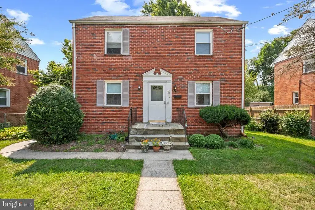 2025 Powhatan Rd, HYATTSVILLE