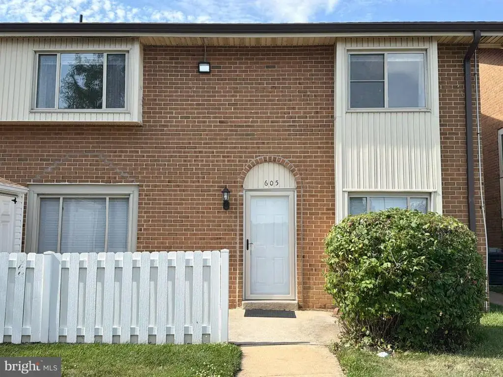 605 Cobble Creek Curv, NEWARK