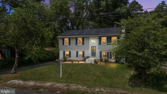 104 Groh Ln, Annapolis