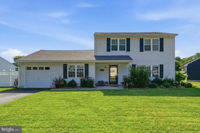 68 E Shady Dr, Newark