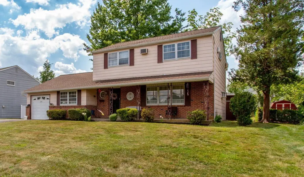 136 Wallace Dr, WARMINSTER