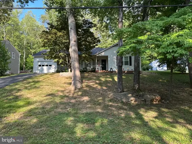 2051 Farragut Dr, Stafford