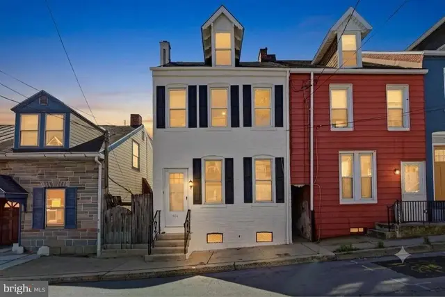 624 Poplar St, Lancaster
