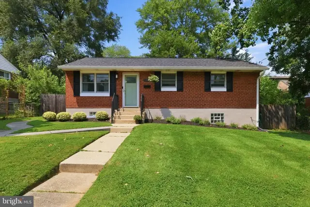 11315 Schuylkill Rd, Rockville