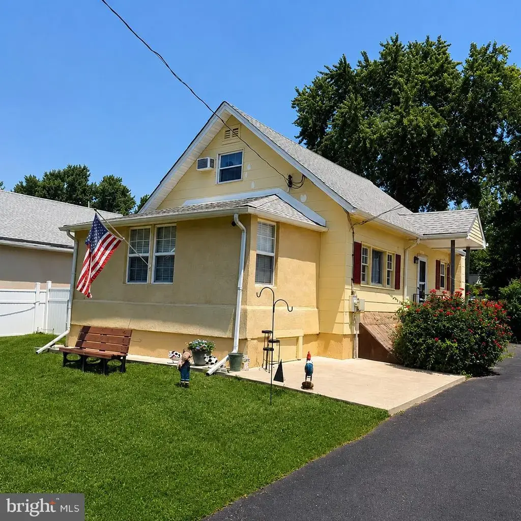 1183 Lowell Ave, BENSALEM