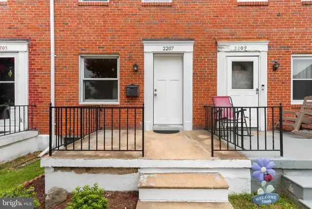 2207 Hawthorne Rd, Baltimore