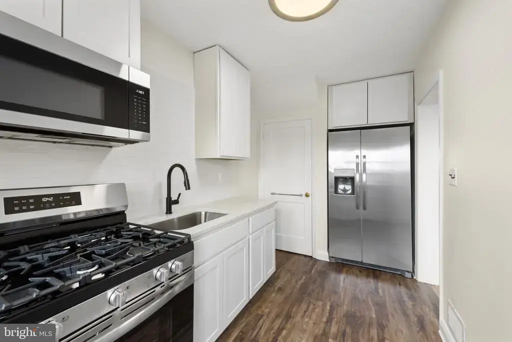 2207 Hawthorne Rd, BALTIMORE
