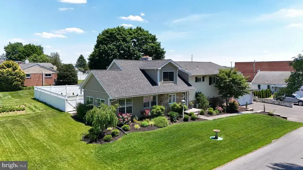 111 Water St, NEW HOLLAND