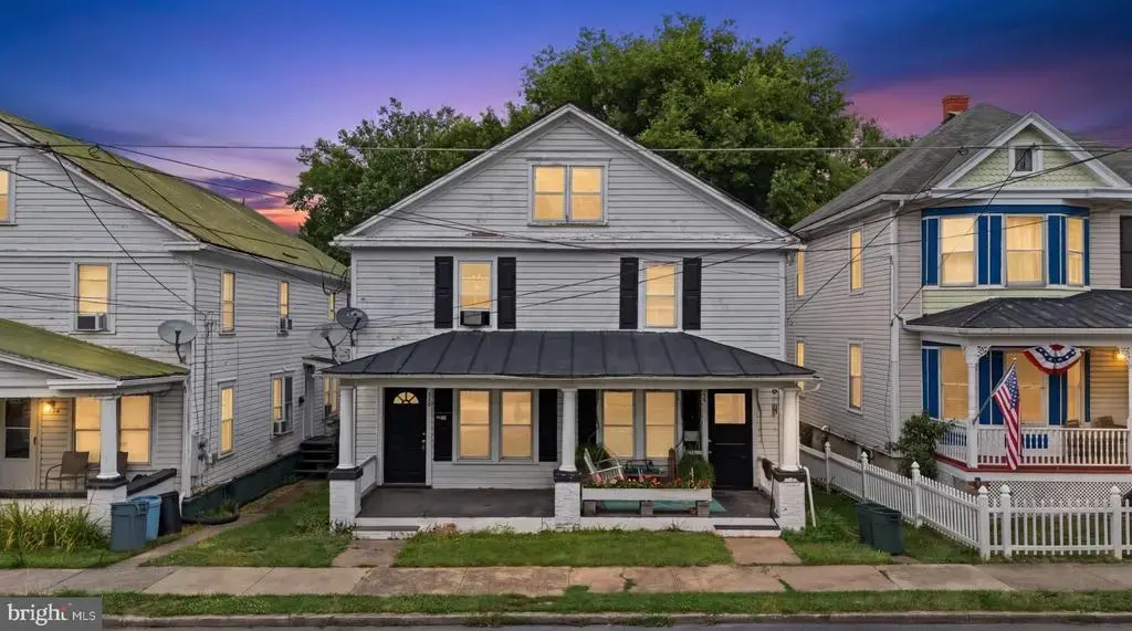 730 W John St, MARTINSBURG