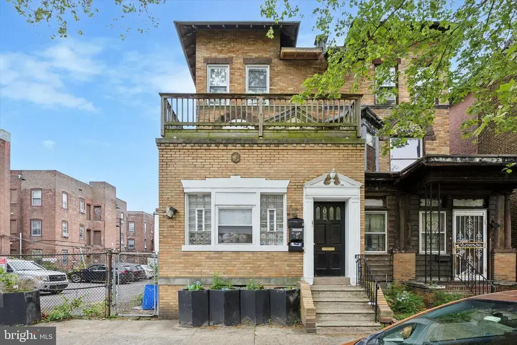 211 S 45th St, PHILADELPHIA