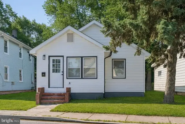 111 Oak St, Dundalk