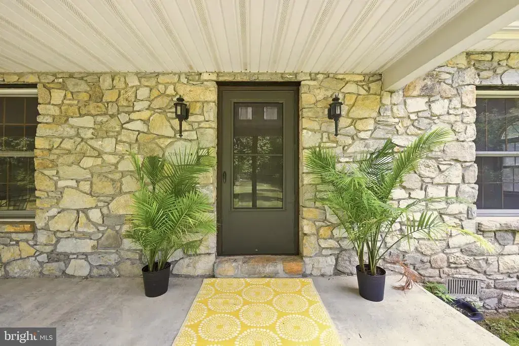 10393 Harry Byrd Hwy, BERRYVILLE