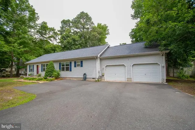 42 Lake Shore Dr, Lewes