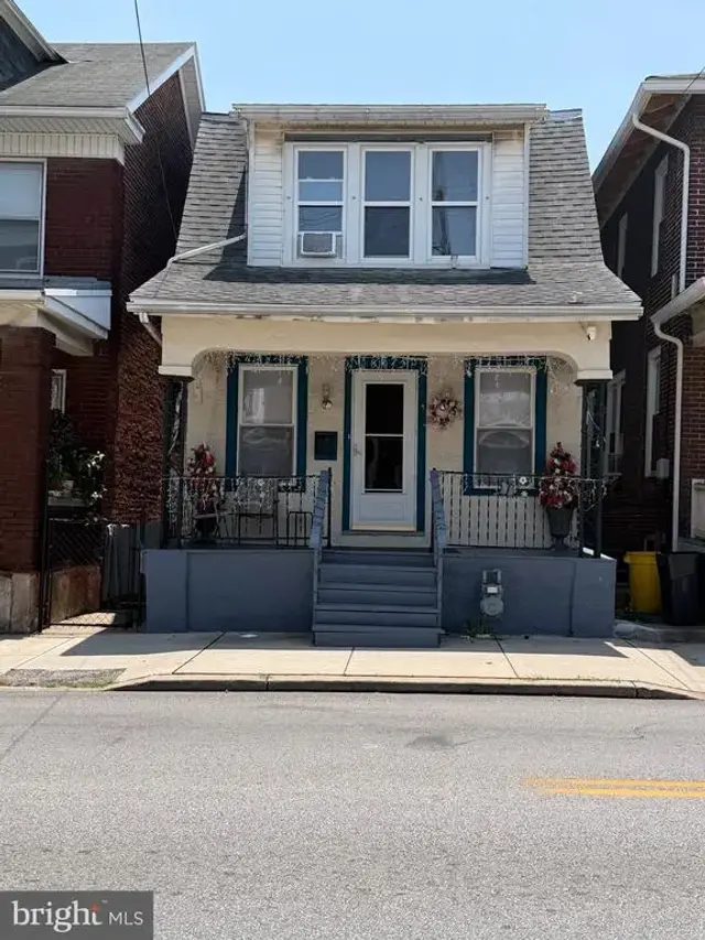 310 E College Ave, York