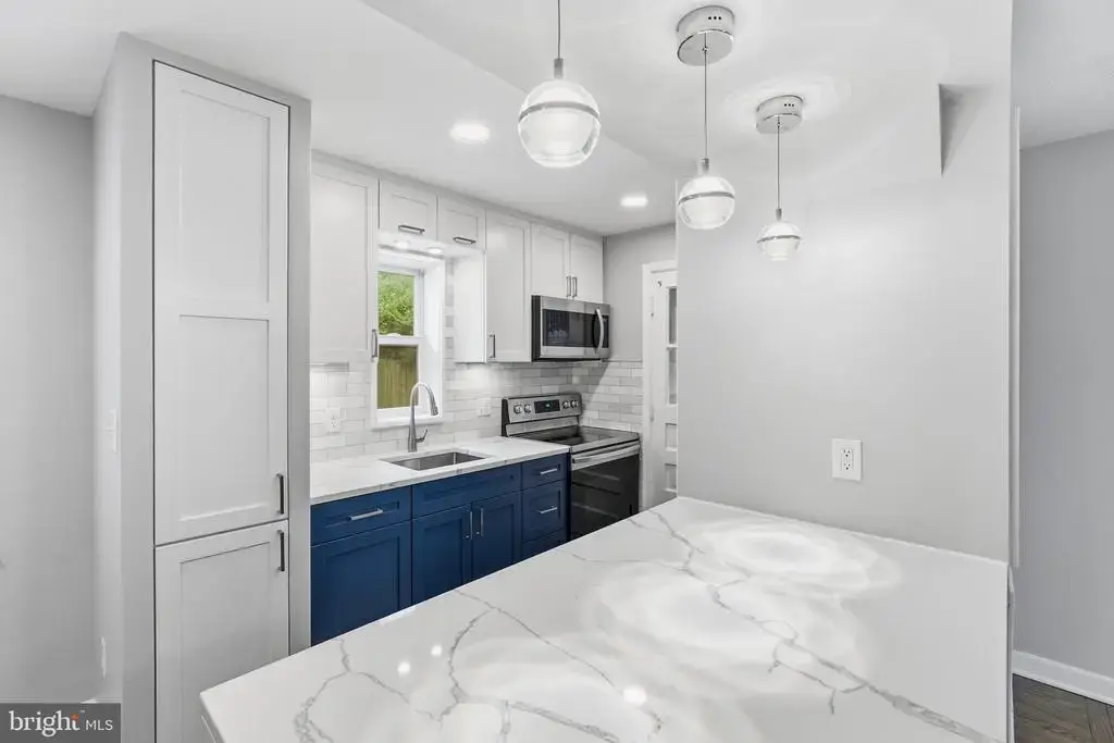 829 S Irving St, ARLINGTON