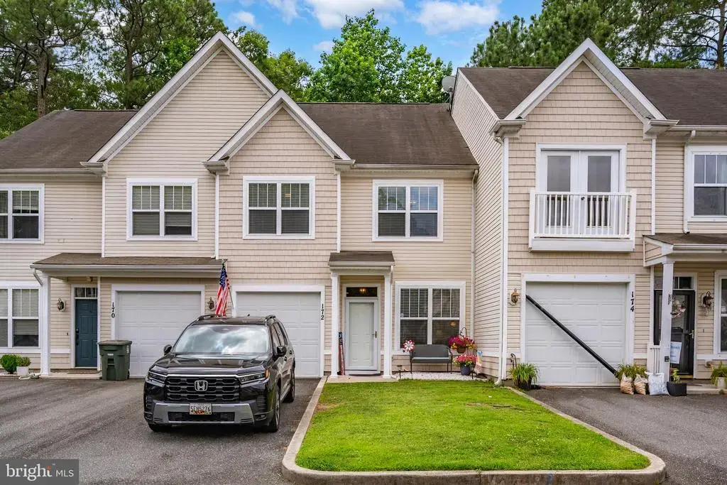172 Intrepid Ln #1402, BERLIN