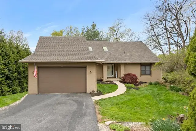 11 Edinburgh Ct, Newark