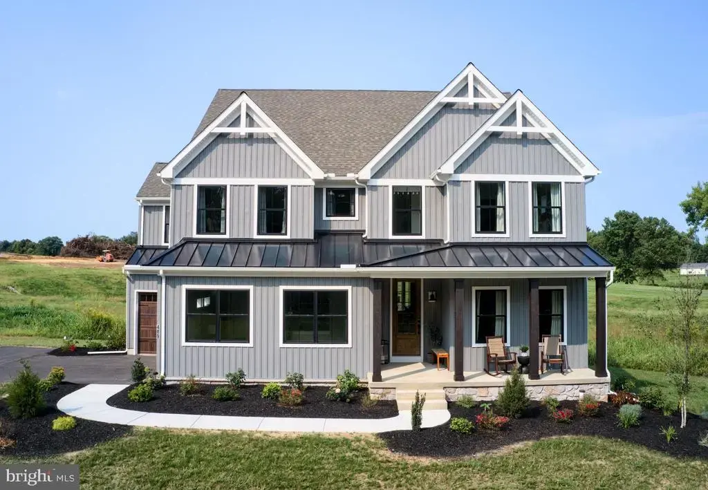 489 Darrow Rd, YORK