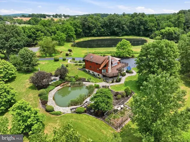 271 Rake Factory Rd, Biglerville