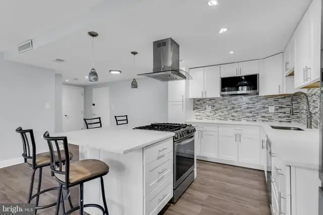 4600 Duke St #303, Alexandria