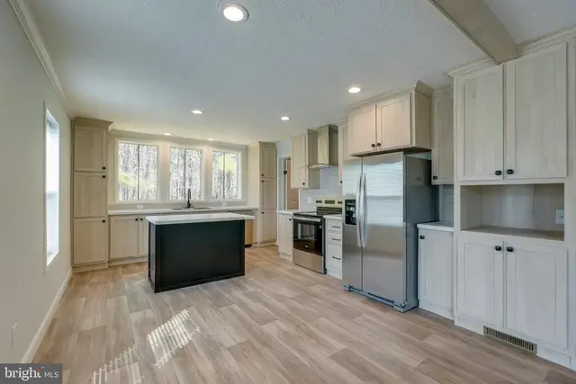 332 Morris Ln, Montross