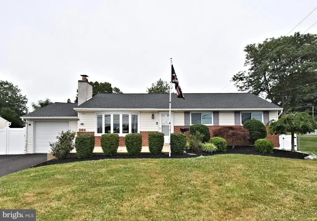 261 Valley Rd, WARMINSTER