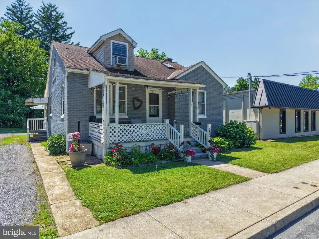 216 W Fulton St, EPHRATA