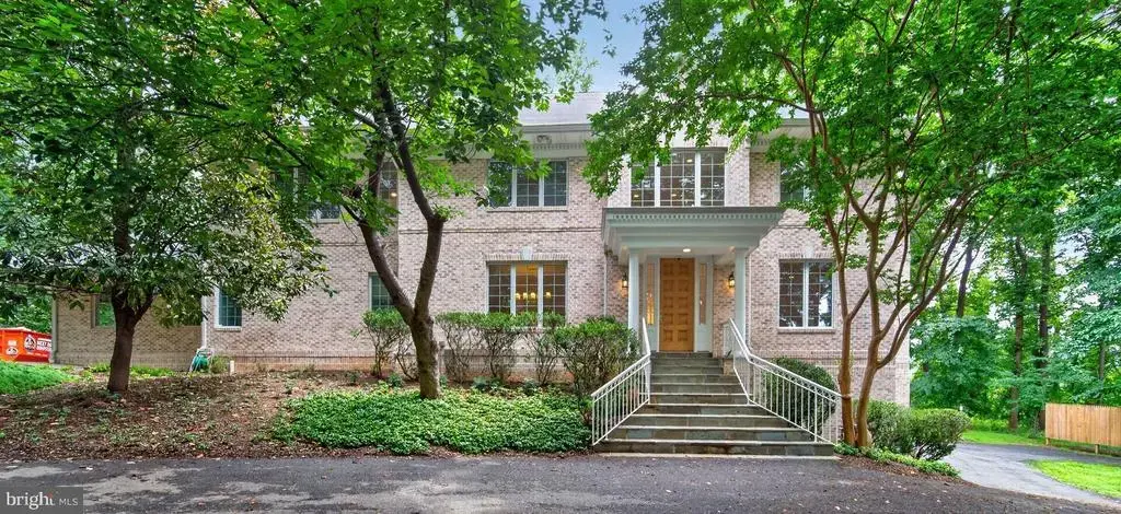 8309 Old Seven Locks Rd, BETHESDA