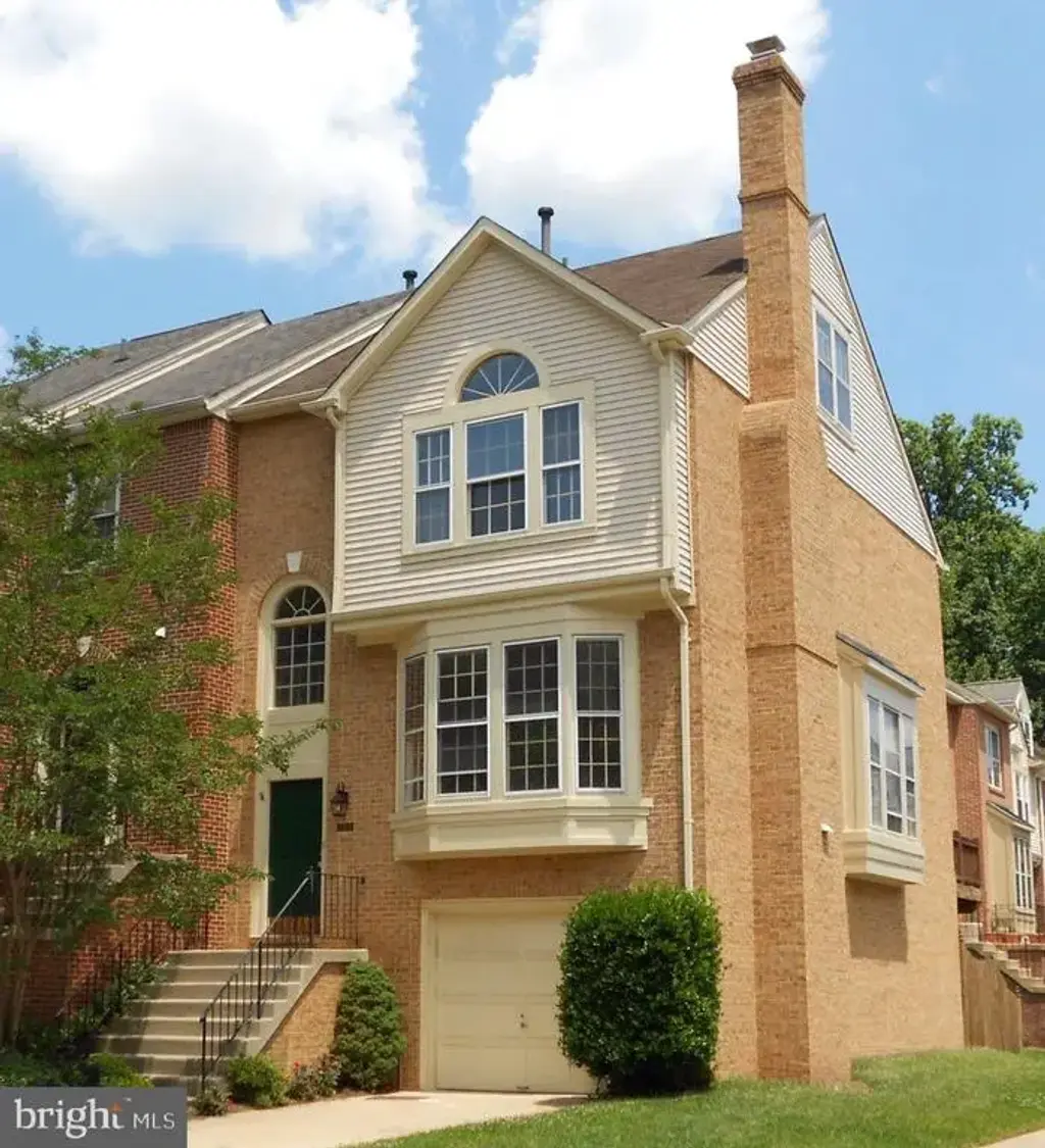 12020 Lisa Marie Ct, FAIRFAX