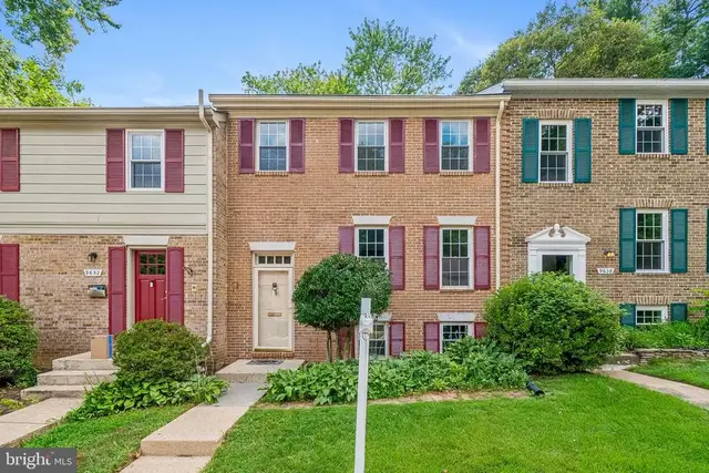 9630 Lindenbrook St, Fairfax