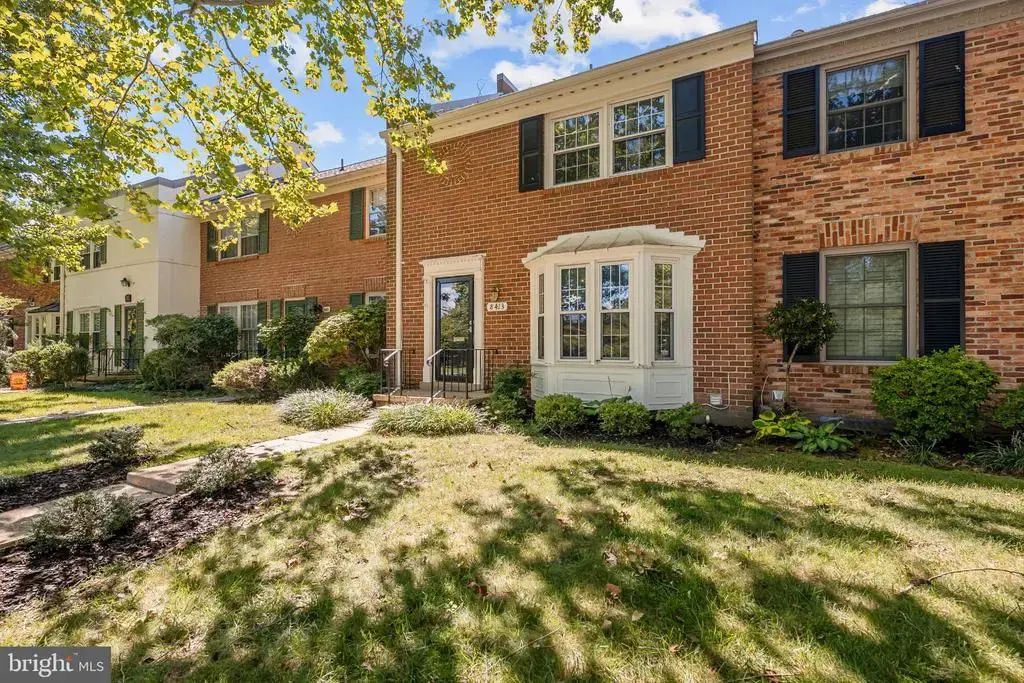 8413 Forrester Blvd, SPRINGFIELD