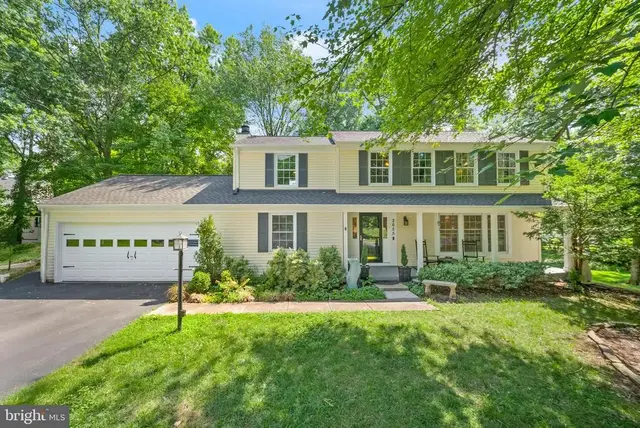 2655 Petersborough St, Herndon
