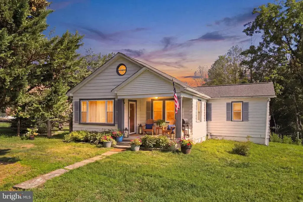 2137 Belvedere Dr, KING GEORGE