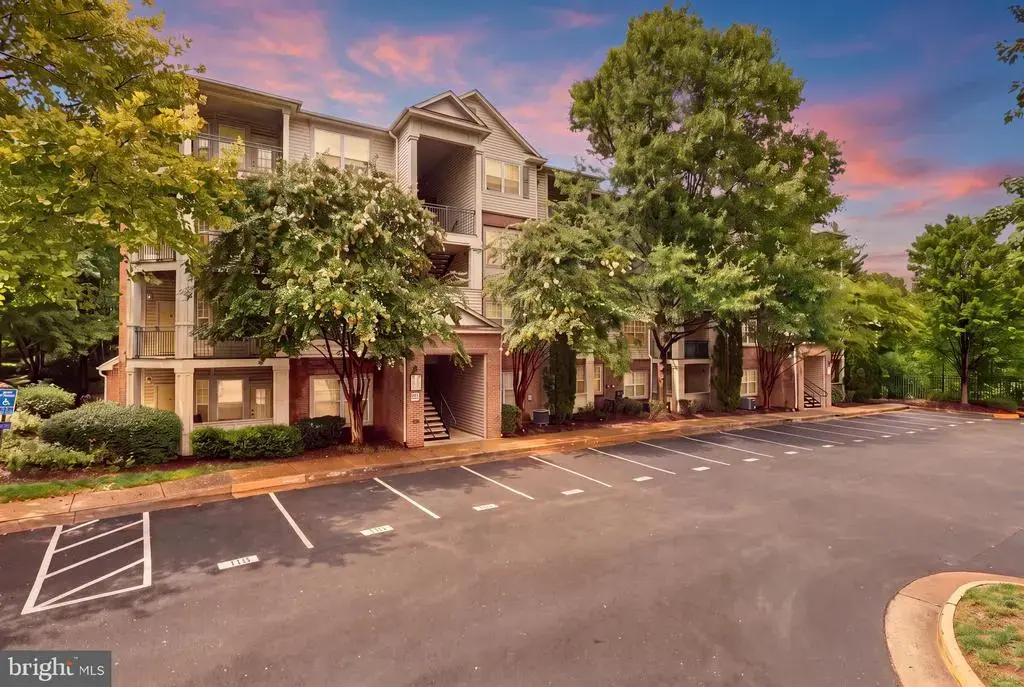 12112 Garden Grove Cir #201, FAIRFAX